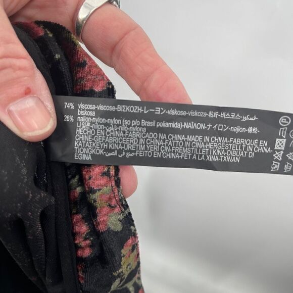 Zara Black & Red Floral Velvet Printed The Charlotte Flare Pants Size Large - Picture 10 of 10